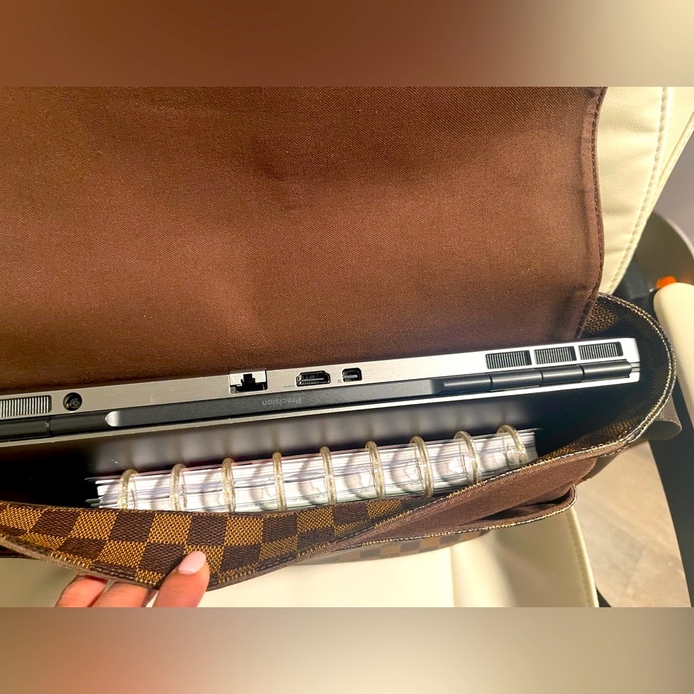 ⬇️PRICE DROP Louis Vuitton Damier Ebene Bastille Messenger - Picture 4 of 16